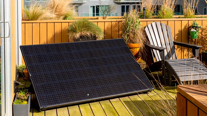Installer des panneaux solaires plu&play chez soi